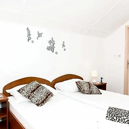 Guest house Daniela 3*